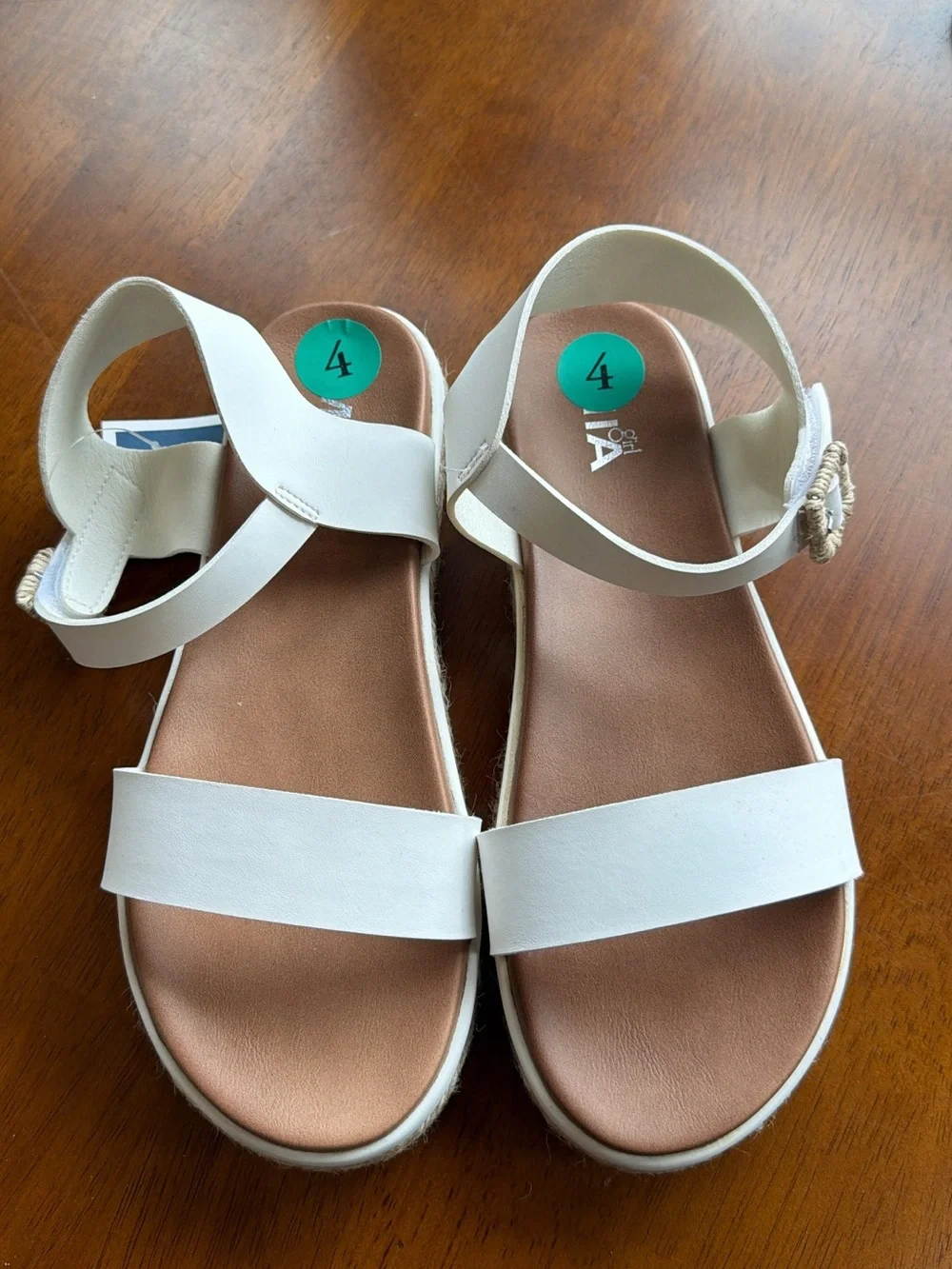 NWT mia white sandals